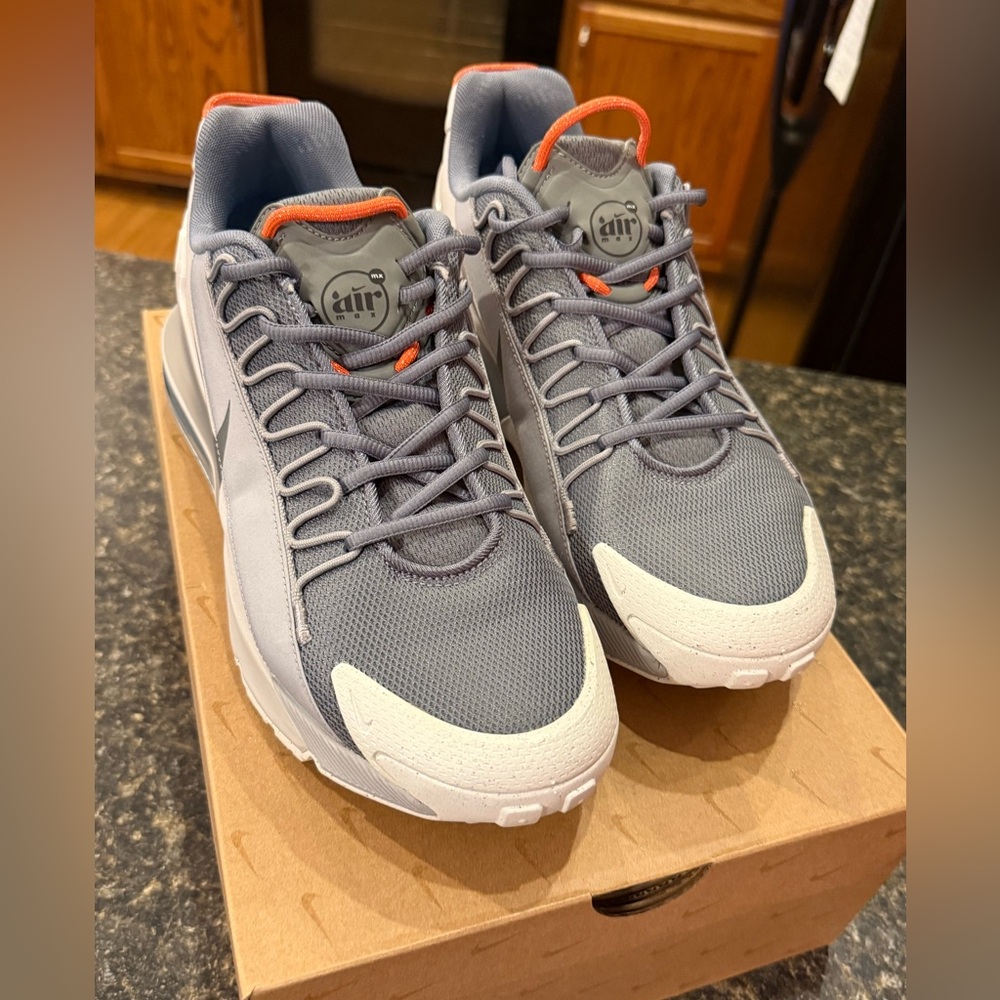 NIKE AIR MAX PULSE ROAM
COOL GREY Men’s size 10 NIB